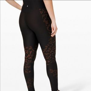 Lululemon Mapped Out Tights, Size 10